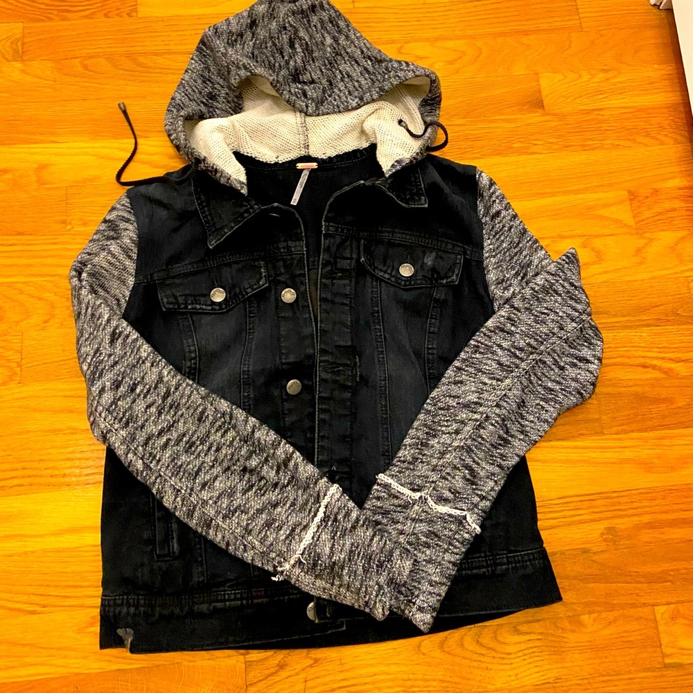 Free People Size Medium Jacket with sweatshirt sleeves and hood.  SIZE Medium